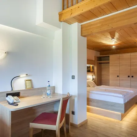 Ringhotel Nebelhornblick Отель Оберстдорф
