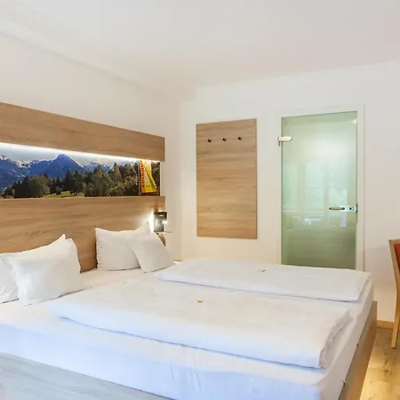 Отель Ringhotel Nebelhornblick 4*