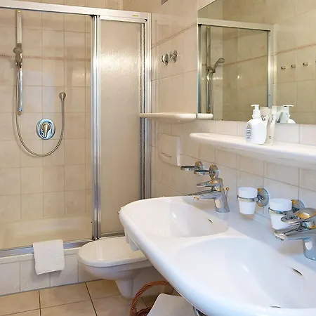 Отель Ringhotel Nebelhornblick 4*