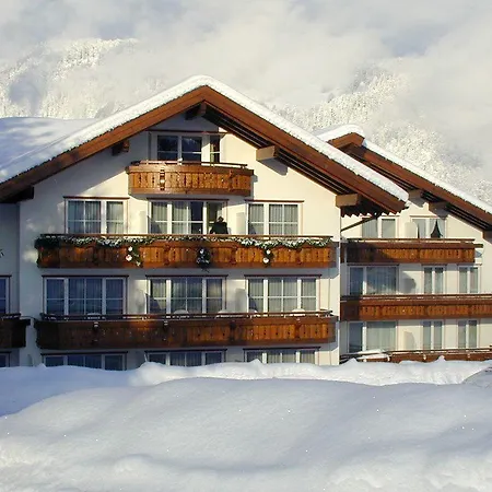 Отель Ringhotel Nebelhornblick 4*