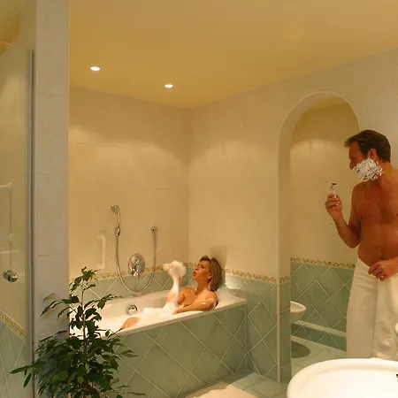Ringhotel Nebelhornblick Отель Оберстдорф